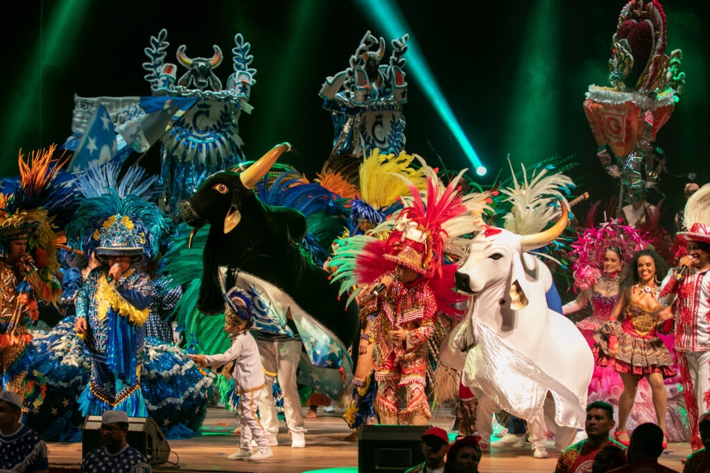 O Globo chama Festival de Parintins de ‘o maior do mundo’